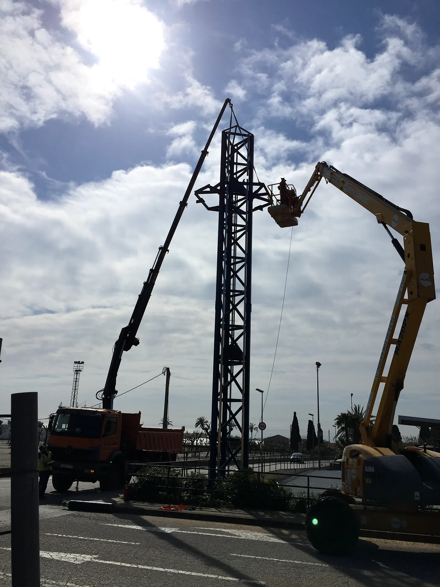 Montaje de la estructura del tótem